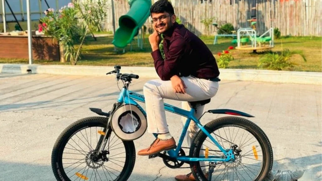 Biography Pavan Datta Ias Age