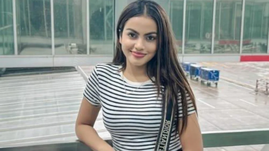 Beauty Khan Height