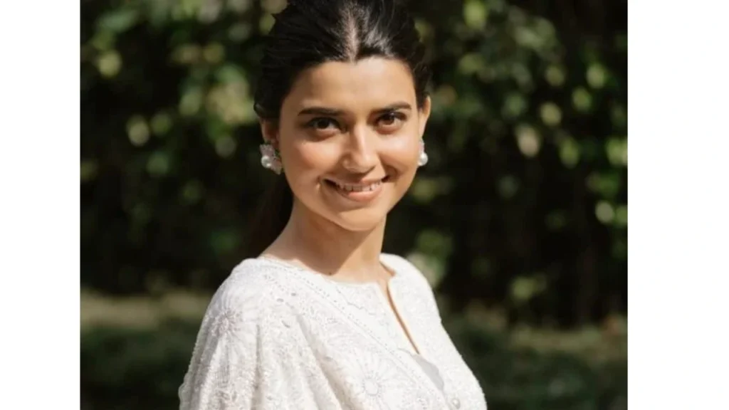 Nimrat Khaira Height